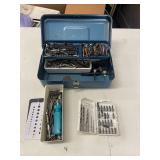 METAL TOOL BOX WITH ASSORTED TOOLS