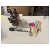 ASSORTED KITCHEN UTENSILS