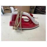 BLACK AND DECKER IRON