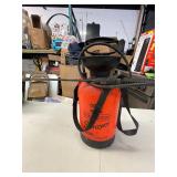 1.25 GALLON MANUAL PUMP SPRAY TANK