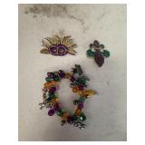 ASSORTED MARDI GRAS JEWELRY
