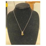 PENDANT NECKLACE WITH CHAIN