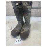 Itasca size 11 swampwalker muck boots