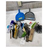 Cleaning brushes lot
