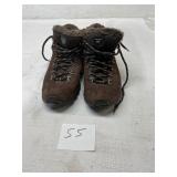 Skechers womens fur lined hiking shoe 10 like new