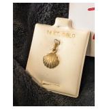 14k Gold Shell Pendant