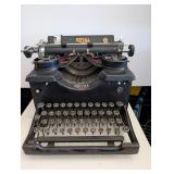 1932 Royal Model 10 typewriter w/bevel glass sides
