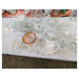 Box Lot: Punchbowl, Decanter, Ashtrays
