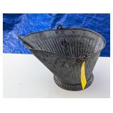 Vintage Wheeling Regal Ware Coal Bucke w/Shovel