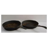 2 Cast Iron Skillets
