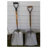 2 Feed Scoops