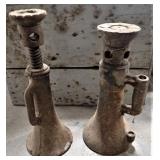 2 Bottle Jacks
