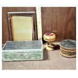 Dresser Box, Pin Cushion