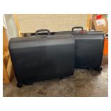 Pair of 1994 Samsonite Estes Hardshell Rolling Suitcases in Black