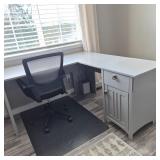L‑Shaped Office Desk, Mesh Chair & Floor Mat