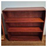 Vintage 3-Shelf Wood Bookshelf Display Unit (Read)