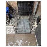 Medium size pet crate in excellent condition