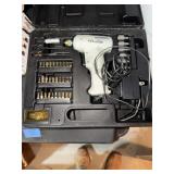 2 cordless screwdrivers