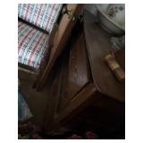 Dresser with a mirror the stuff on top does not