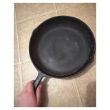 Cast iron skillet