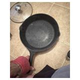 Cast iron skillet