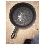 Cast iron skillet