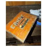 This item is a vintage Bayuk Philadelphia 'Hand