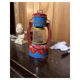 This item is a vintage 1950s Roy Rogers tin l