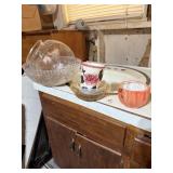 Box lot of miscellaneous gardening items