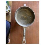 Cast iron pan