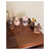 A lot of decor