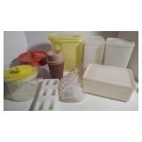 Mixed Lot of Kitchen Items/Tupperware