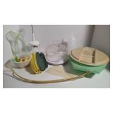 Mixed Lot of Kitchen Items, Including Tupperware