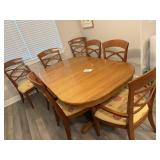 Dining Table with 8 chairs and butterfly leaf