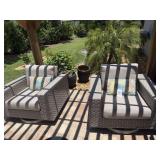 2 Matching swivel Patio Chairs