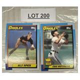 TWO VINTAGE BASEBALL TRADING CARDS / SHIPS