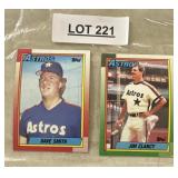 TWO VINTAGE BASEBALL TRADING CARDS / SHIPS