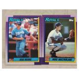 TWO VINTAGE BASEBALL TRADING CARDS / SHIPS