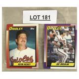 TWO VINTAGE BASEBALL TRADING CARDS / SHIPS