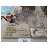 Assorted collectibles / Nini / Tom Tom / LQQK