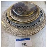 ASSORTED VINTAGE DECOR PLATES / SHIPS