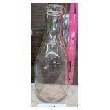 QUART SWAN PONDS DAIRY MILK BOTTLE / SHIPS