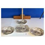 4 Service Dishes /