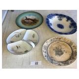 MIXED LOT OF DECOR PIECES / FLOW BLUE