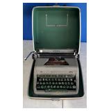 ROYAL QUIET DE LUXE PORTABLE TYPEWRITER SHIPS