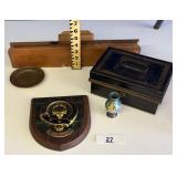 ASSORTED VINTAGE ANTIQUE LOT / Ships