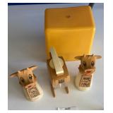 VINTAGE PLASTIC MOO COW KITCHEN SET / ships