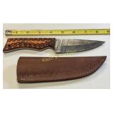 Damascus steel hunting knife w/leather sheath