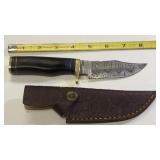 Damascus steel hunting knife w/ sheath