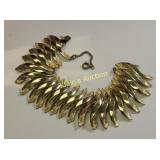 vintage coro? gold leaf bracelet 7 1/2